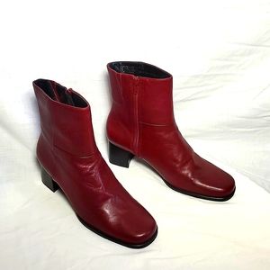 Easy Spirit Womens Boots Size 8 B/2A Maroon